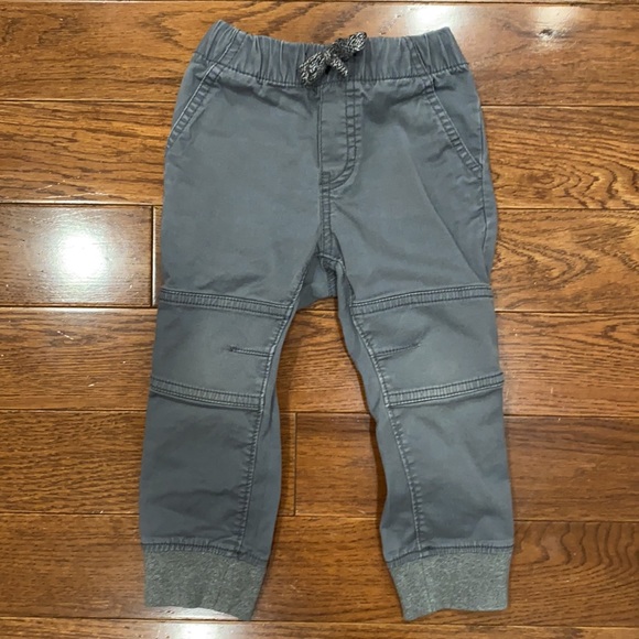 Boys Bundle Size 2T pants - Picture 3 of 4